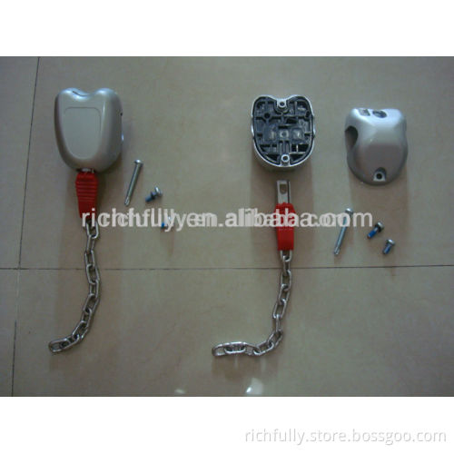Worldwide used supermarket shopping trolley coin lock
